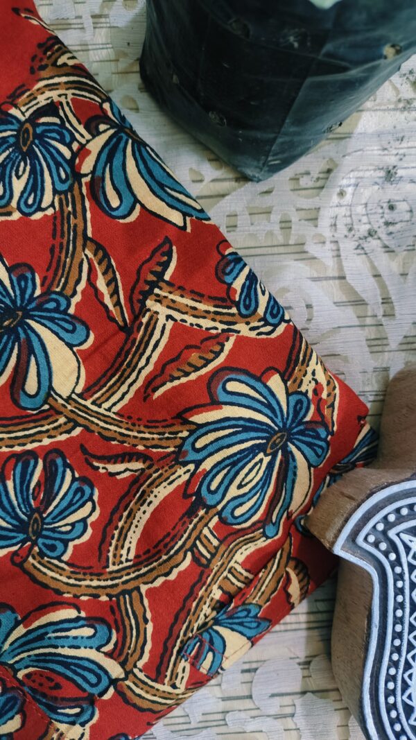 Red And Blue Overall Floral Handprinted Kurta(3)