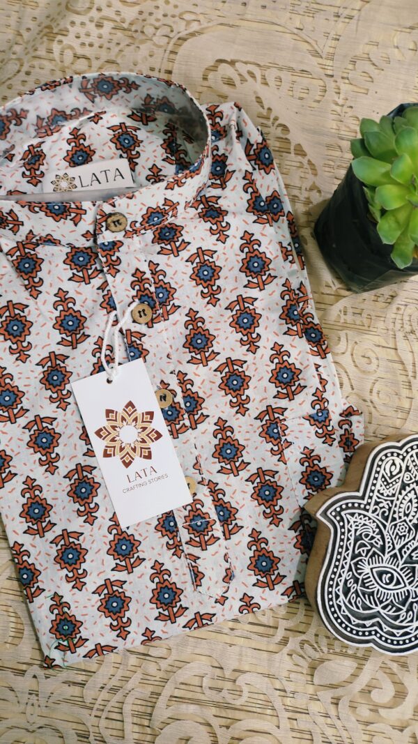 White On Grey Buti Handprinted Kurta(2)