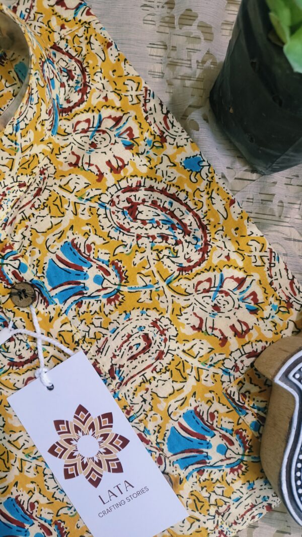 Yellow And Cream Overall Floral Handprinted Kurta(4)